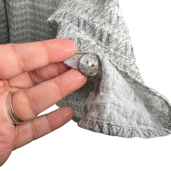 C. M. C. by Color Me Cotton Size Medium tunic length Button up top 3/4 sleeve - Picture 4 of 8